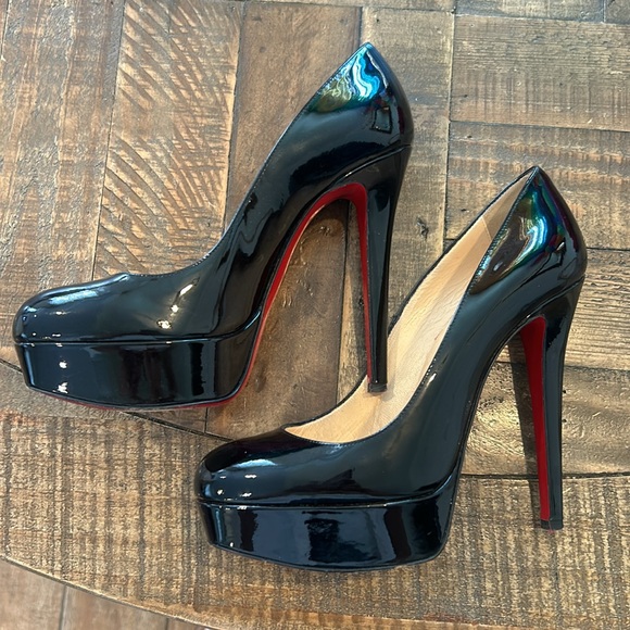 Louis Vuitton heels authentic - Picture 3 of 5